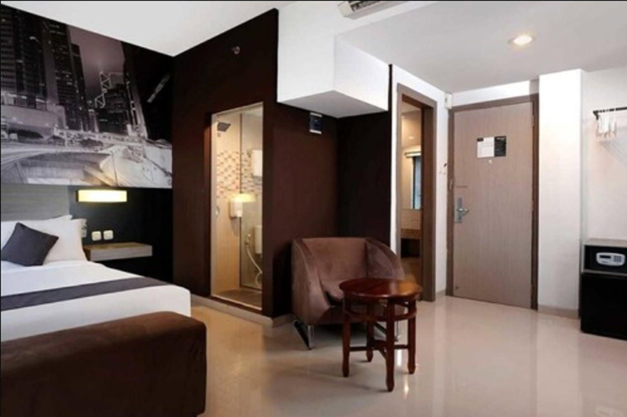 Hotel Neo Candi Simpang Lima - Semarang By Aston Exterior foto