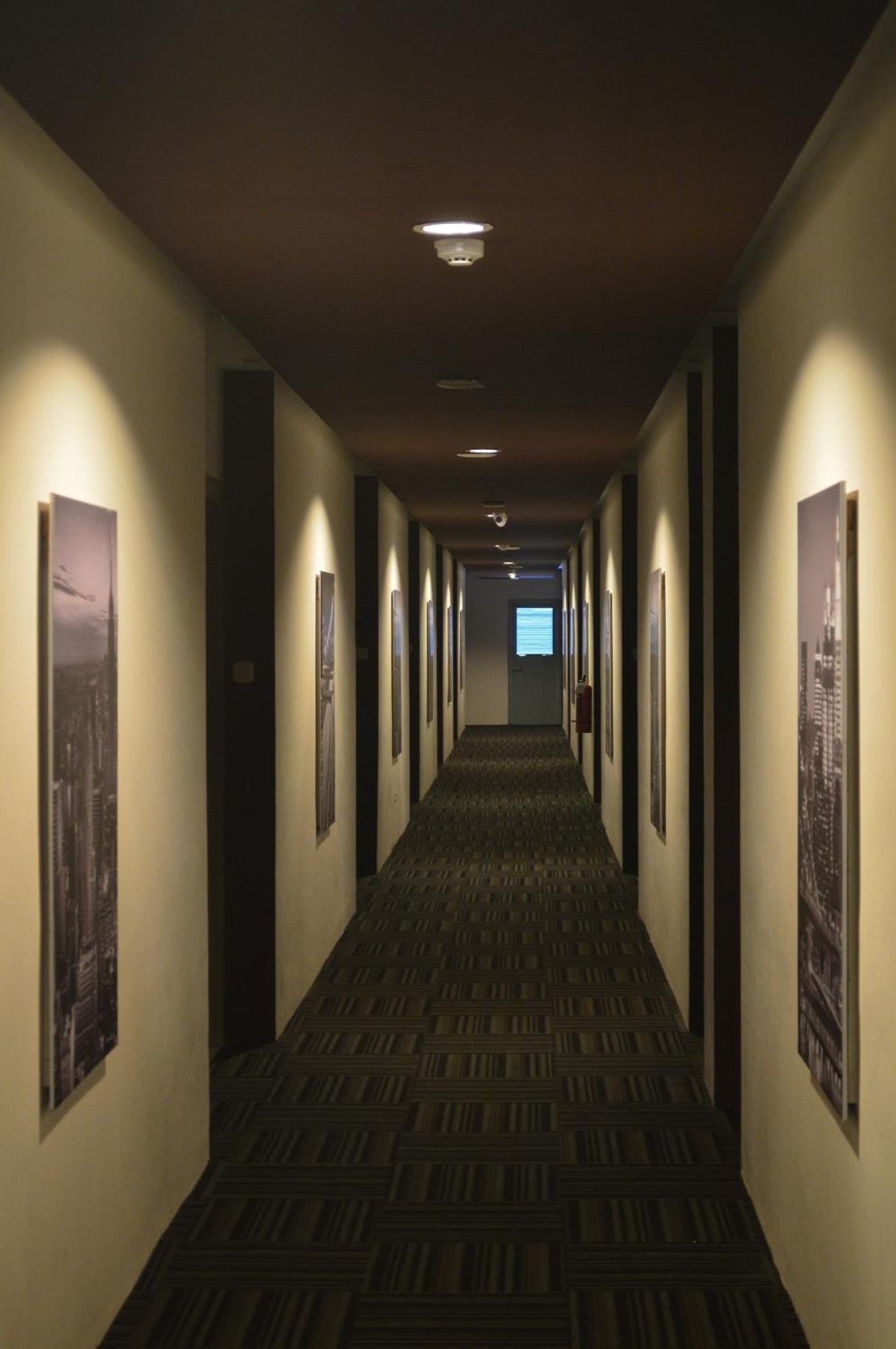 Hotel Neo Candi Simpang Lima - Semarang By Aston Exterior foto