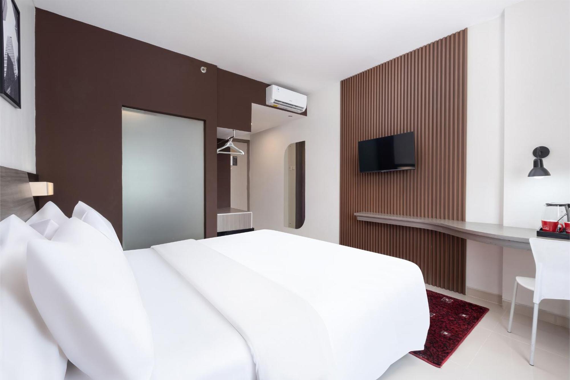Hotel Neo Candi Simpang Lima - Semarang By Aston Exterior foto