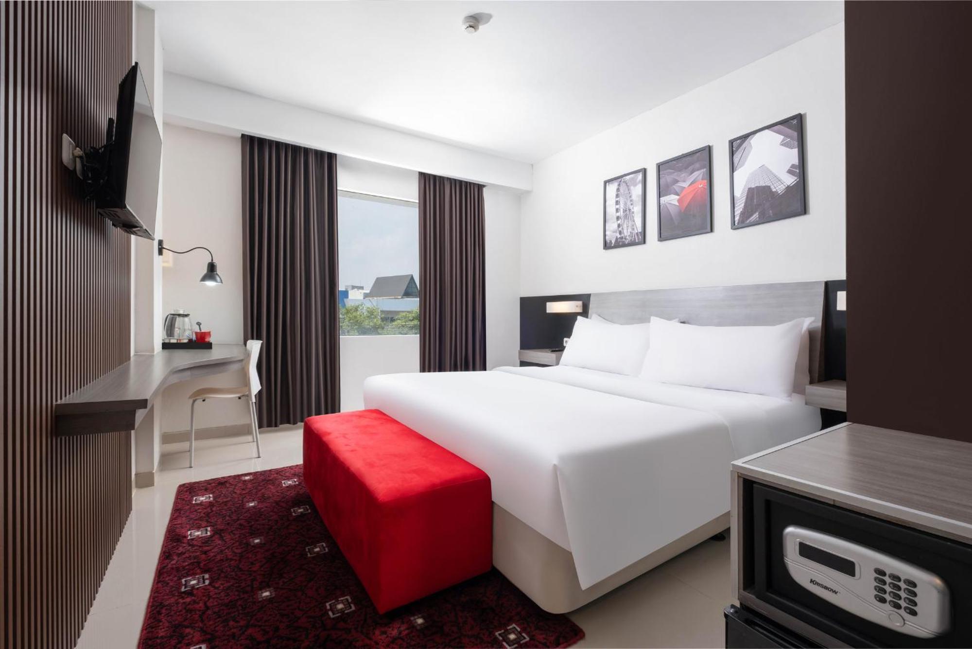 Hotel Neo Candi Simpang Lima - Semarang By Aston Exterior foto