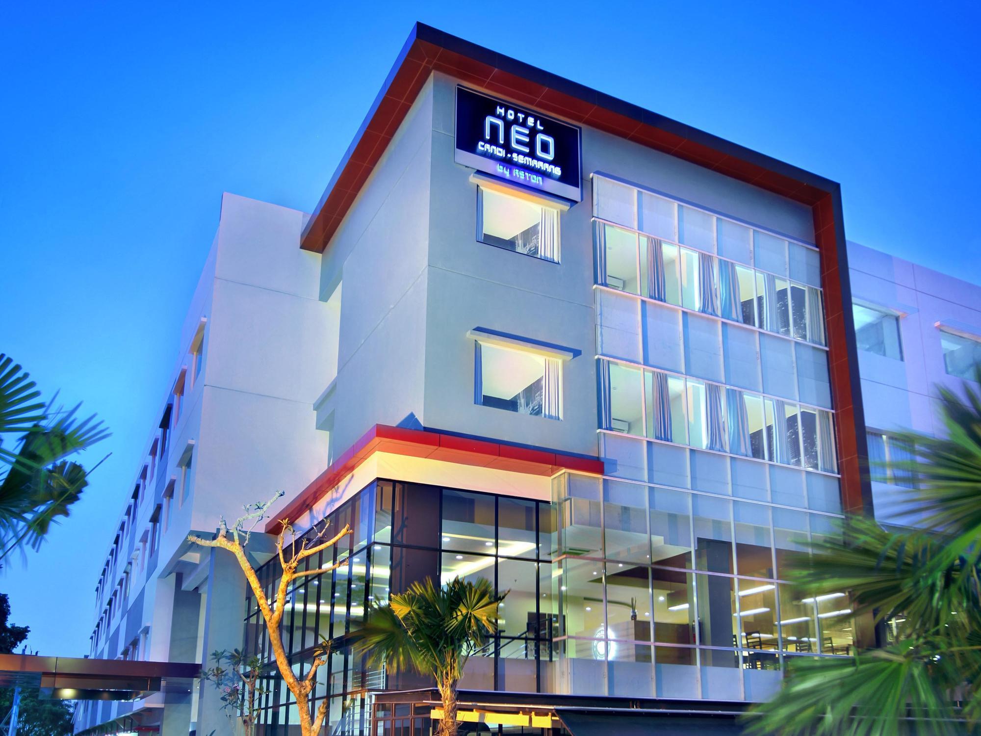 Hotel Neo Candi Simpang Lima - Semarang By Aston Exterior foto