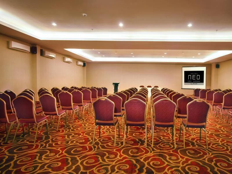 Hotel Neo Candi Simpang Lima - Semarang By Aston Exterior foto