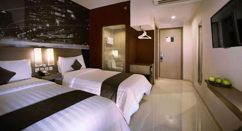 Hotel Neo Candi Simpang Lima - Semarang By Aston Exterior foto